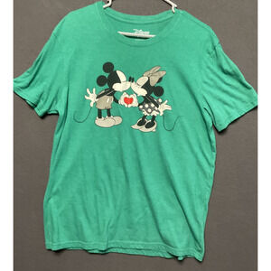 Disney Family Fun Mickey Minnie Green T-Shirt Size L Kiss Graphic